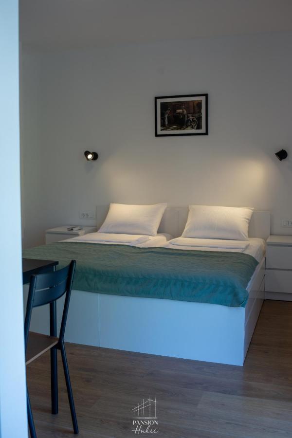 Pansion Hukic Hotel Tuzla Eksteriør billede