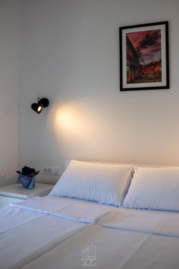 Pansion Hukic Hotel Tuzla Eksteriør billede