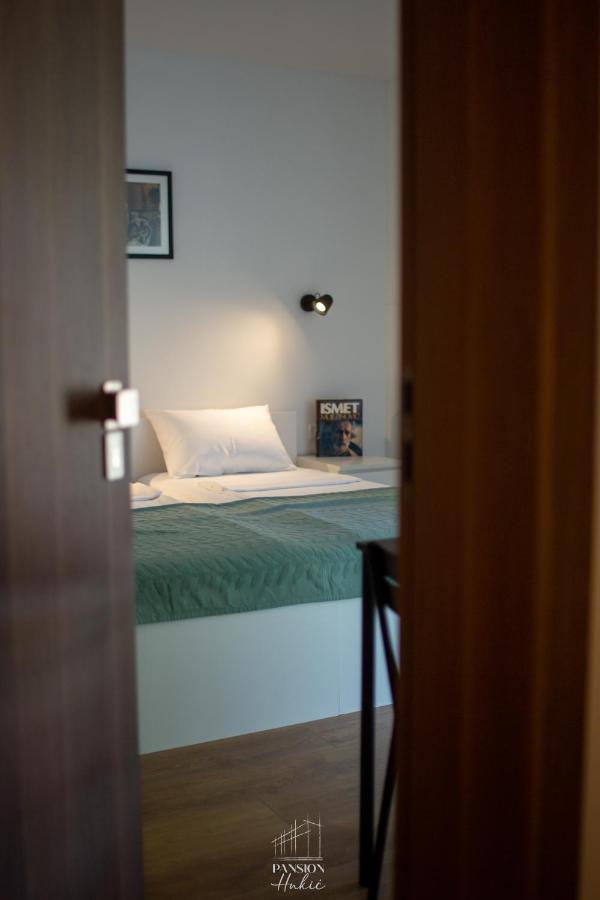 Pansion Hukic Hotel Tuzla Eksteriør billede